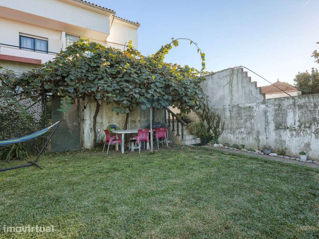 Apartamento T2 com terraço e jardim em Quintãs, Oliveirinha - Grande imagem: 4/30