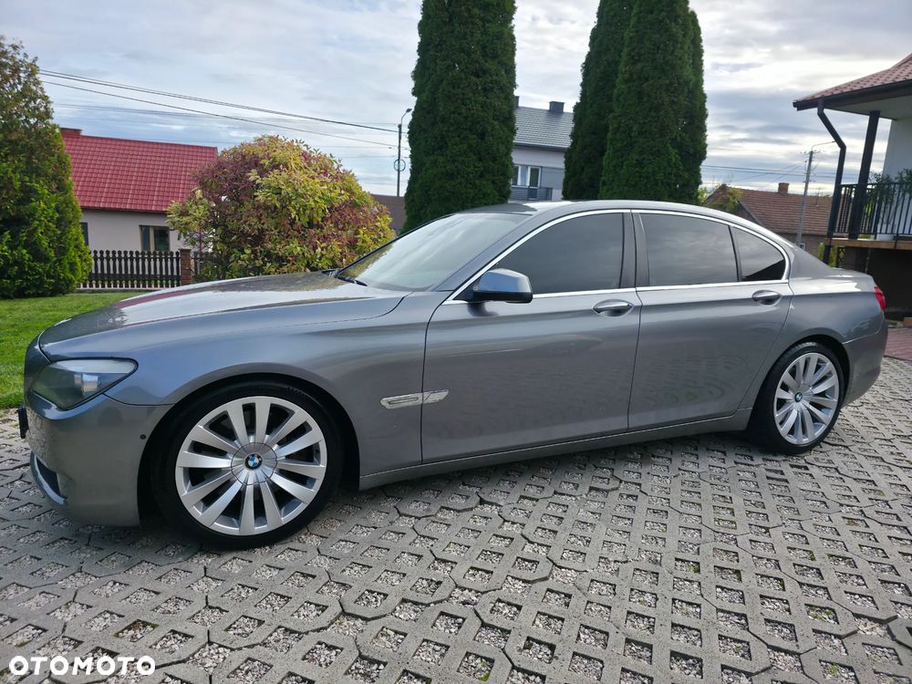 BMW Seria 7 740i - 3