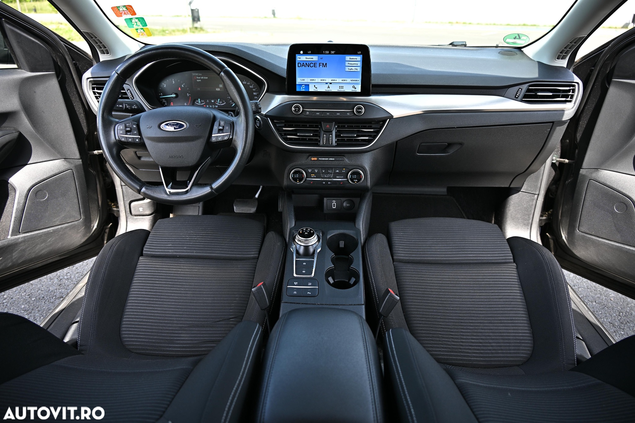 Ford Focus Turnier 1.5 EcoBlue Start-Stopp-System Aut. TITANIUM - 19
