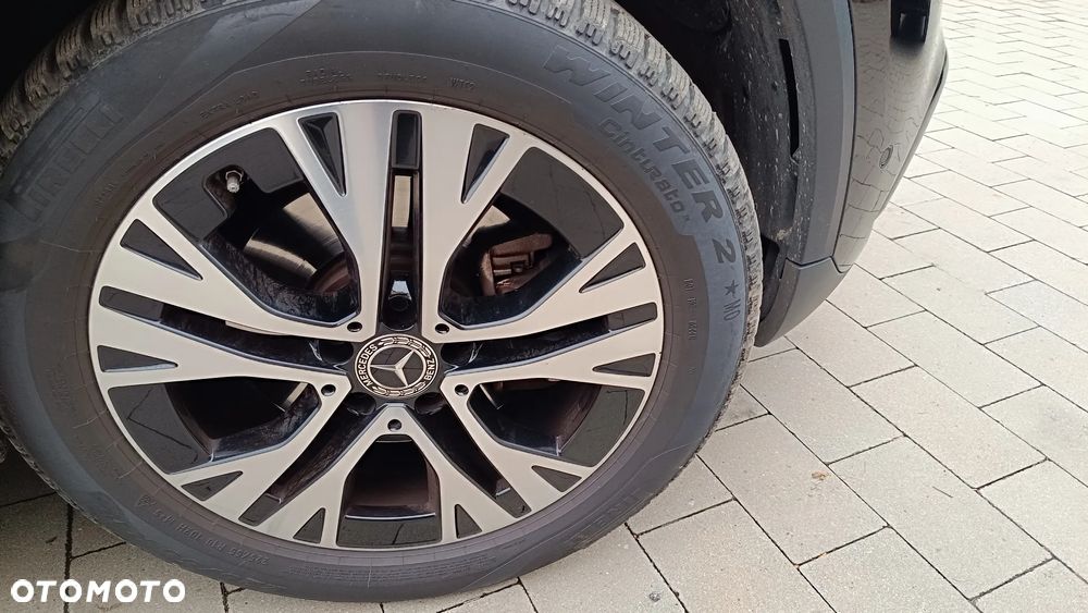Mercedes-Benz GLA - 13