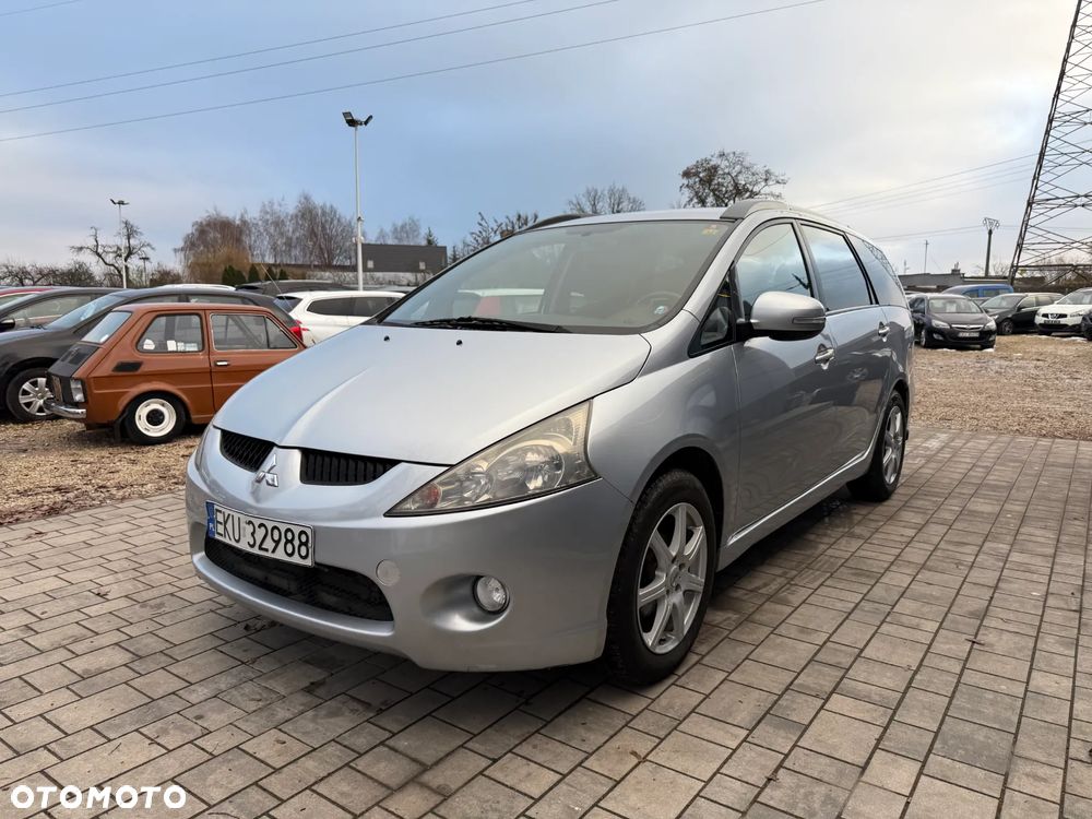 Mitsubishi Grandis 2.4 Inform - 12