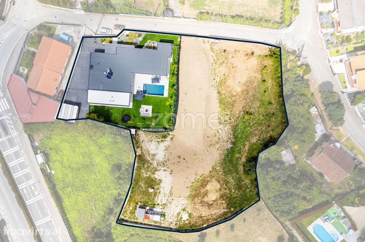 Moradia seminova TÉRREA T4 com Piscina - Grande imagem: 4/60