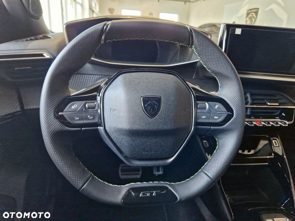 Peugeot 2008 PureTech mHEV GT E-DCS6 - 24