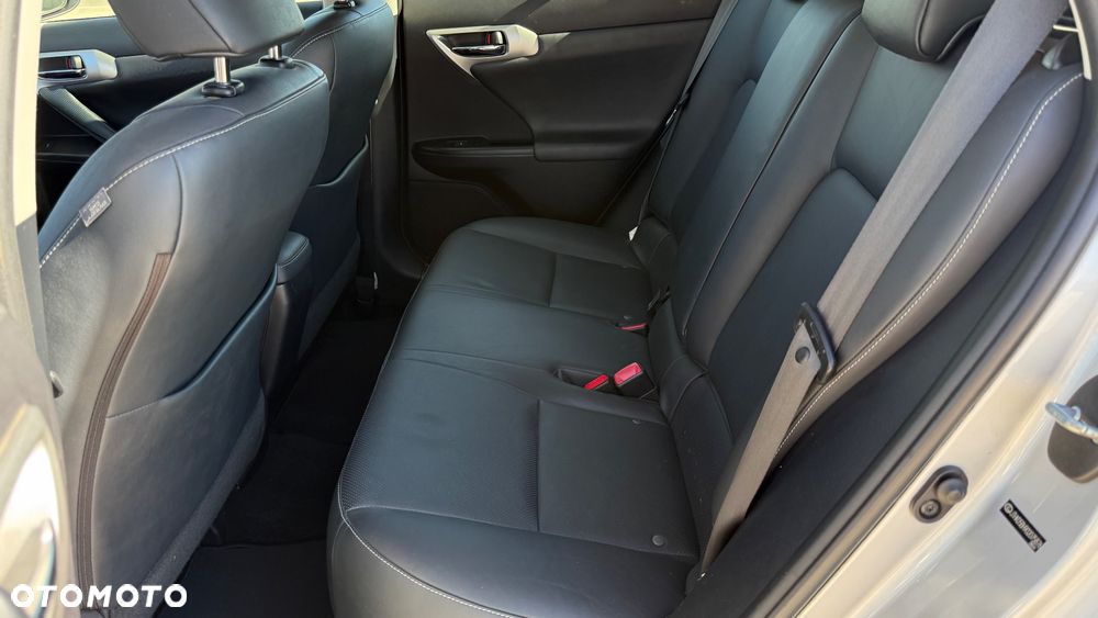 Lexus CT 200h Prestige - 12