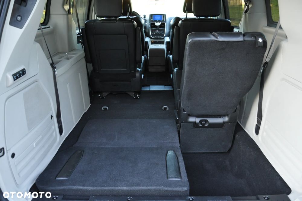 Chrysler Town & Country 3.6 Limited - 36