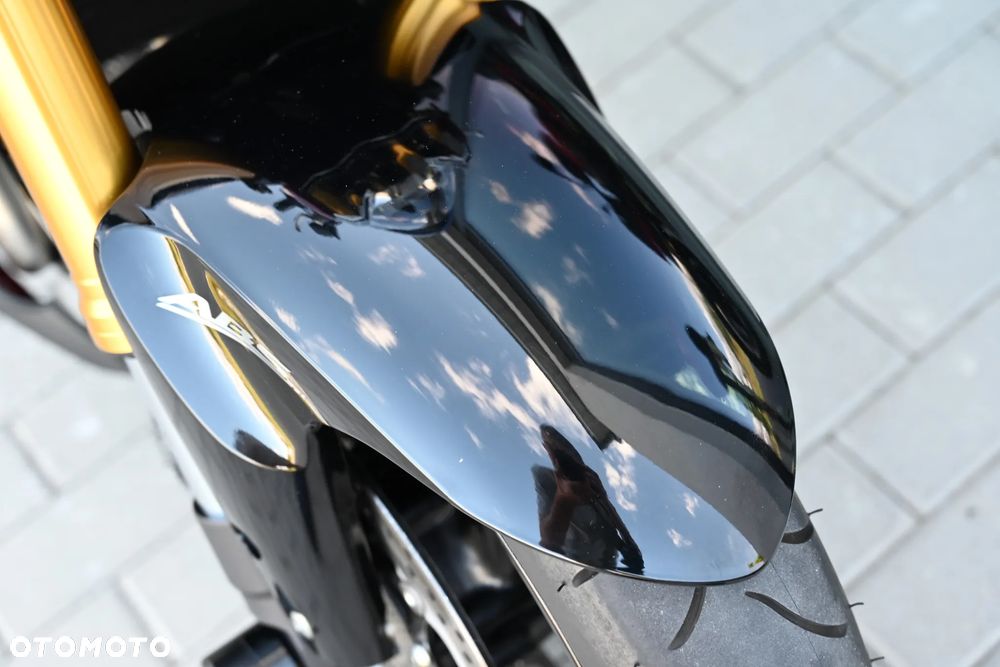 Suzuki GSX 1000 - 26