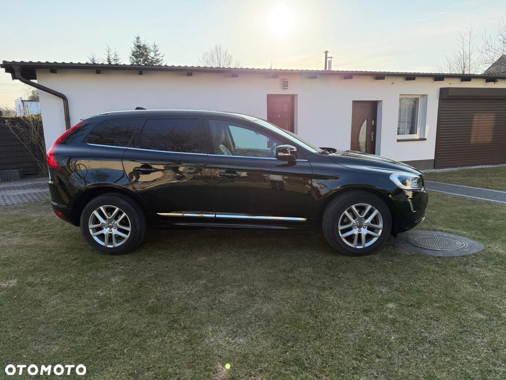 Volvo XC 60 D4 AWD R-Design - 5