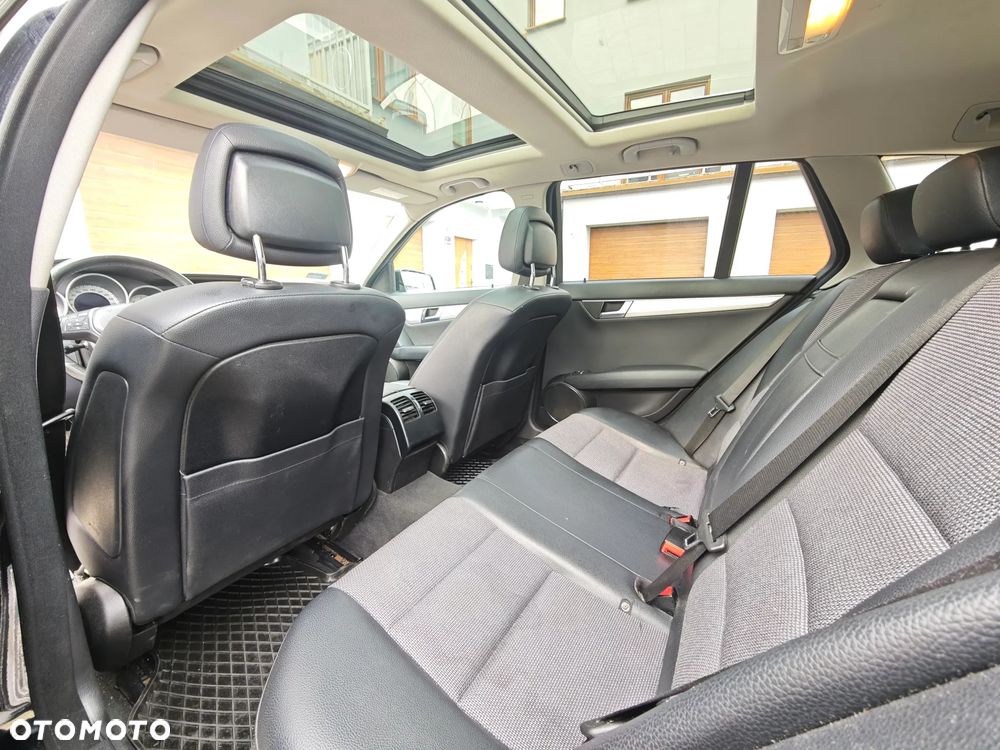 Mercedes-Benz Klasa C 250 CDI DPF (BlueEFFICIENCY) 7G-TRONIC Avantgarde - 22