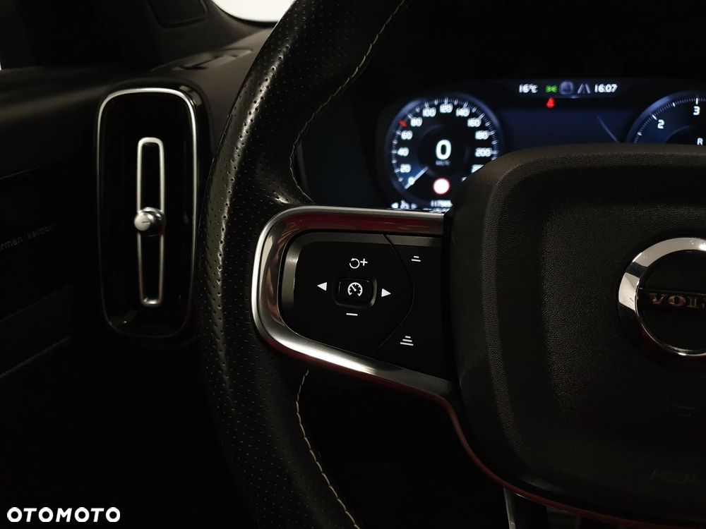 Volvo XC 40 D3 SCR R-Design - 10