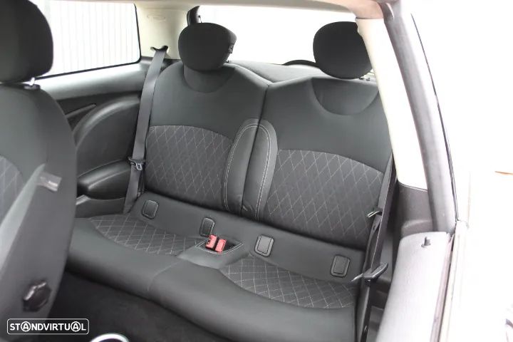 MINI 3 Portas Cooper D - 37