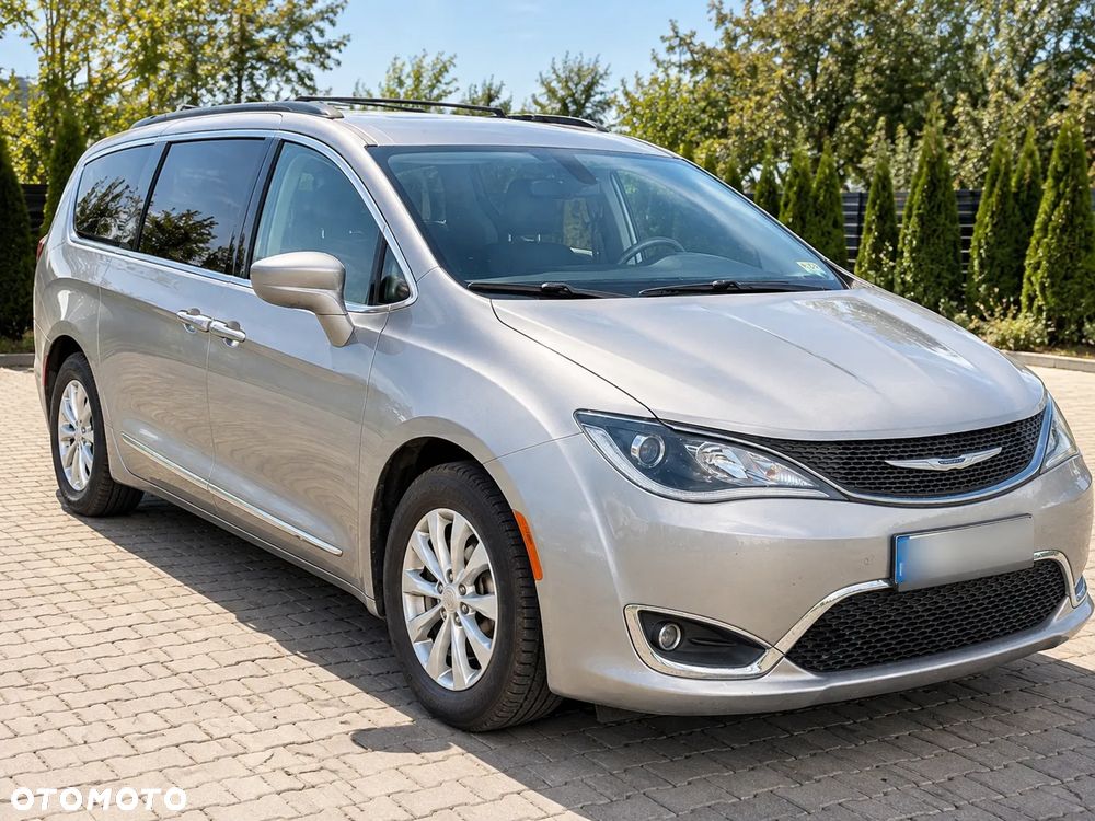 Chrysler Pacifica - 3