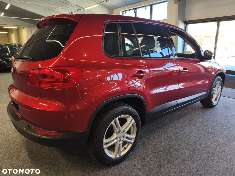 Volkswagen Tiguan 2.0 TDI DPF BlueMotion Technology Trend & Fun - 4