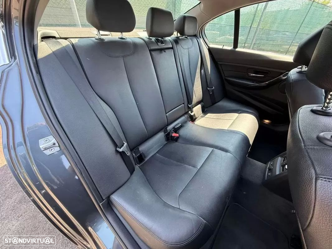 BMW 318 d Aut. Luxury Line - 16