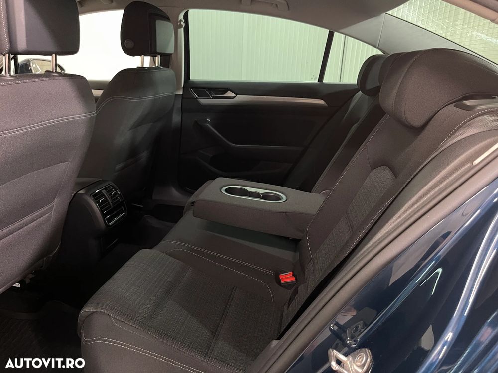 Volkswagen Passat 2.0 TDI DSG Comfortline - 12