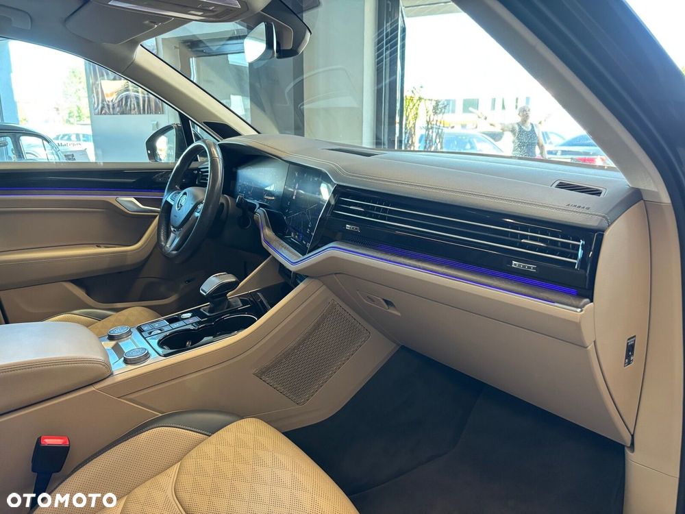 Volkswagen Touareg - 38