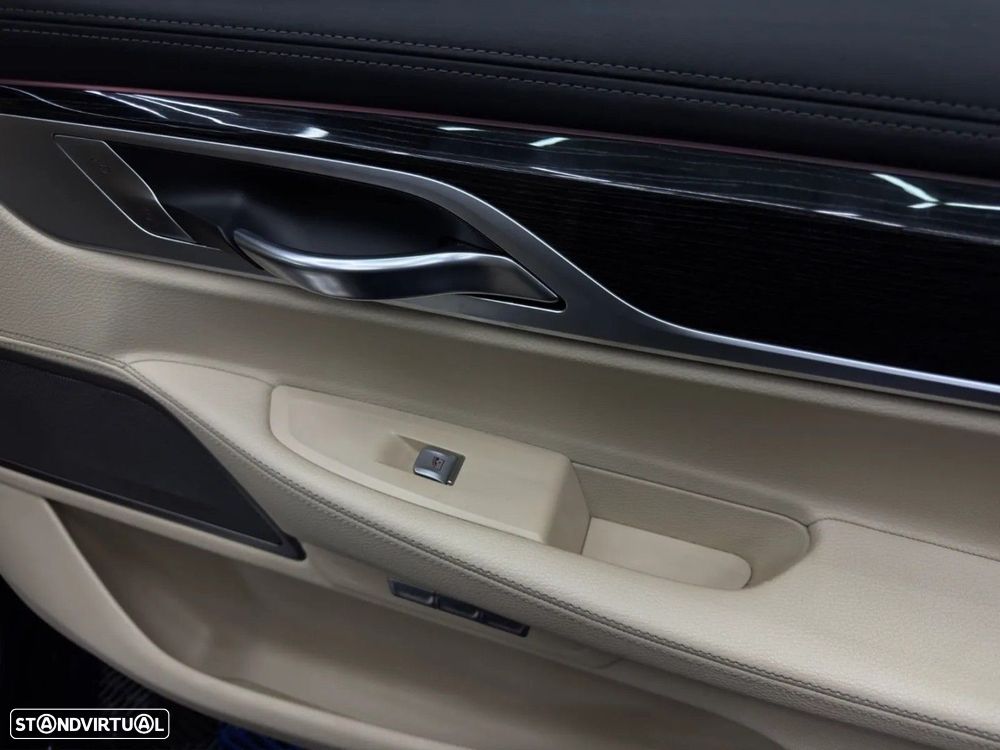 BMW 740 d xDrive Pack M - 15