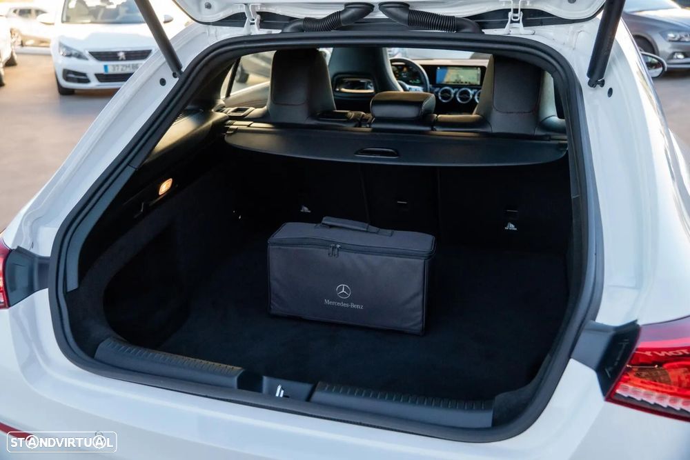 Mercedes-Benz CLA 250 e 8G-DCT AMG Line - 10