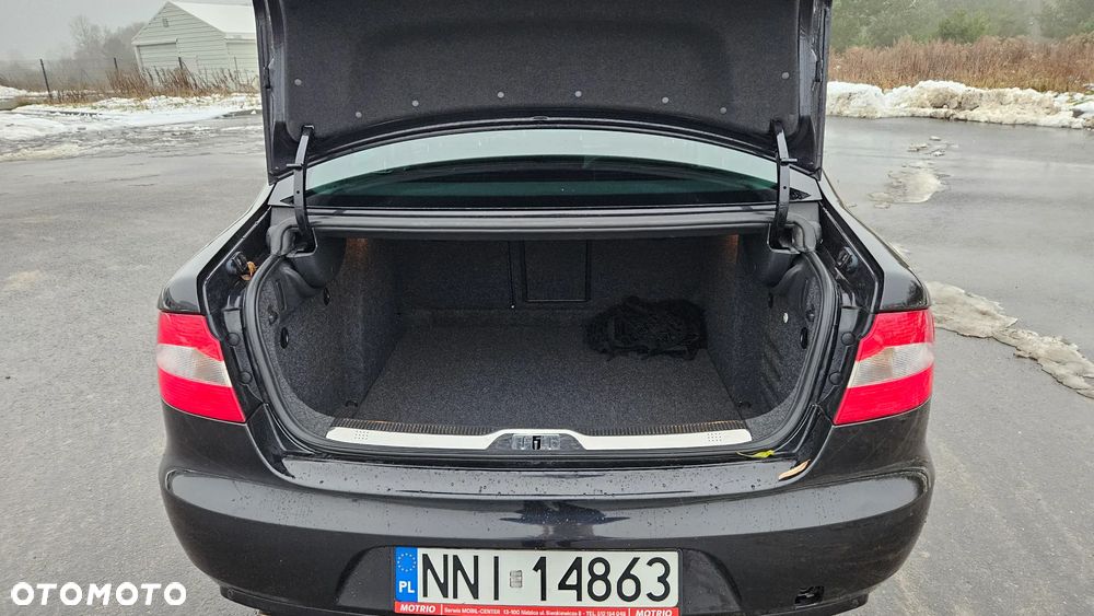 Skoda Superb 2.0 TDI Comfort DSG - 29