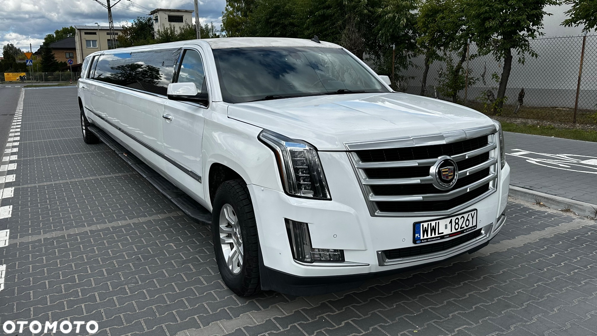 Cadillac Escalade 6.2 V8 ESV Platinum - 2