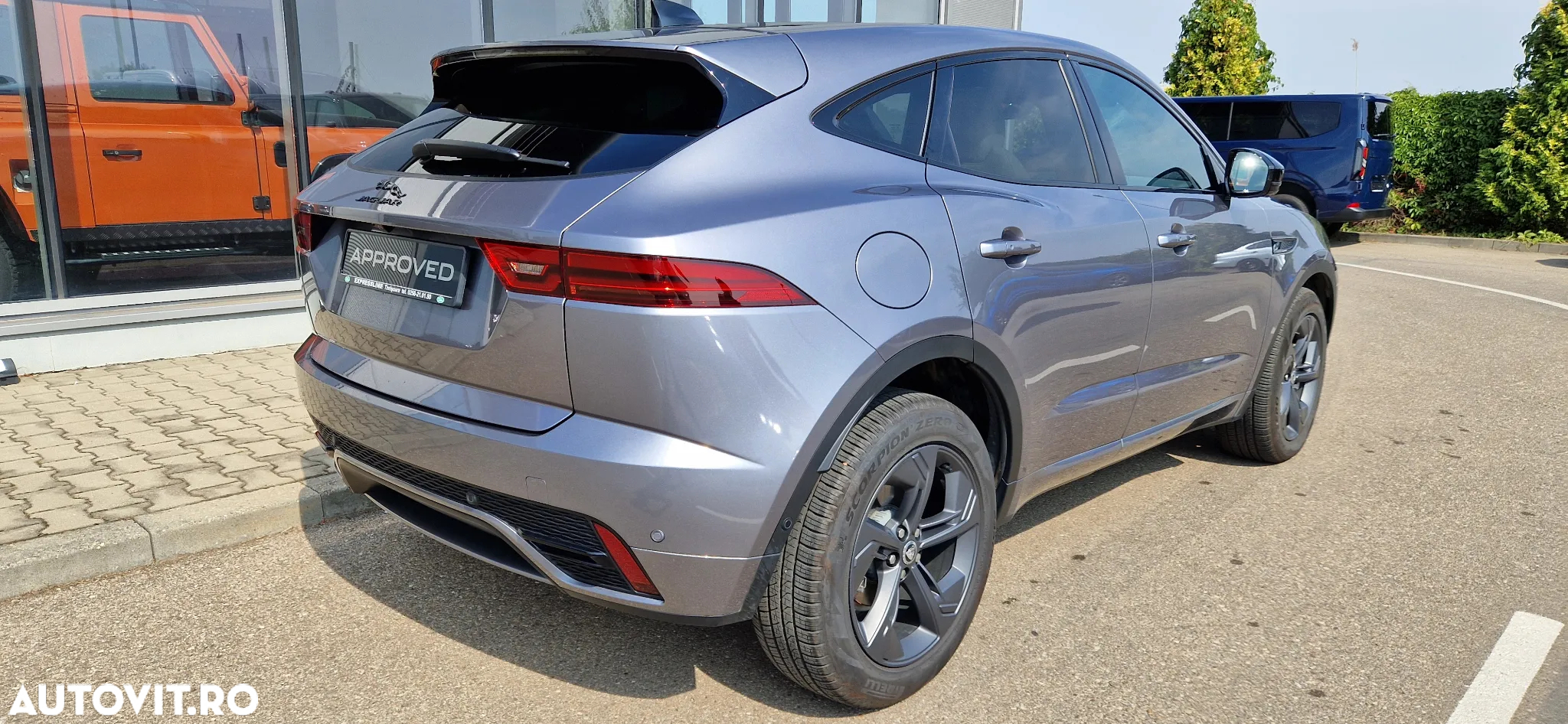 Jaguar E-Pace D165 AWD R-Dynamic SE - 5