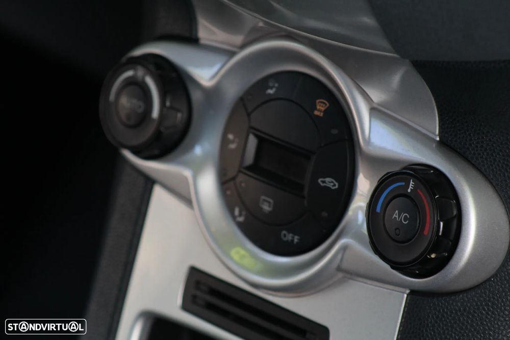 Ford Fiesta 1.25 Titanium 124g - 32