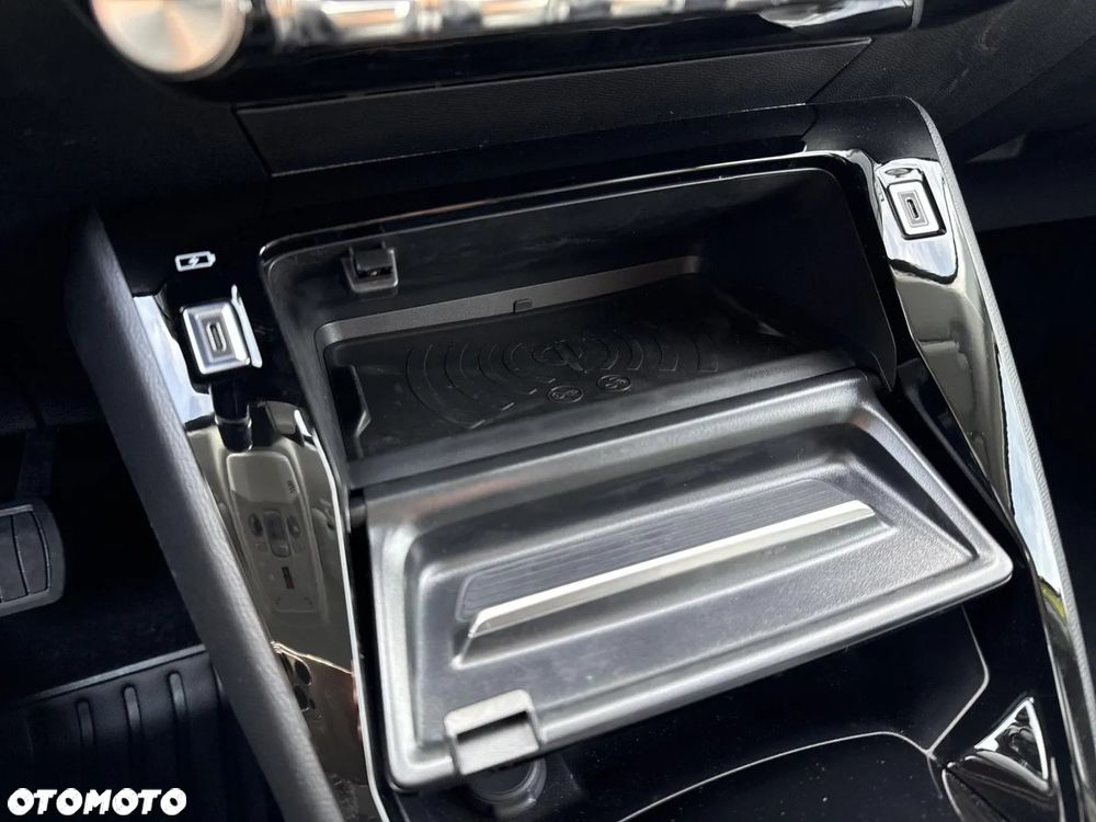 Peugeot 208 1.2 mHEV Allure - 28