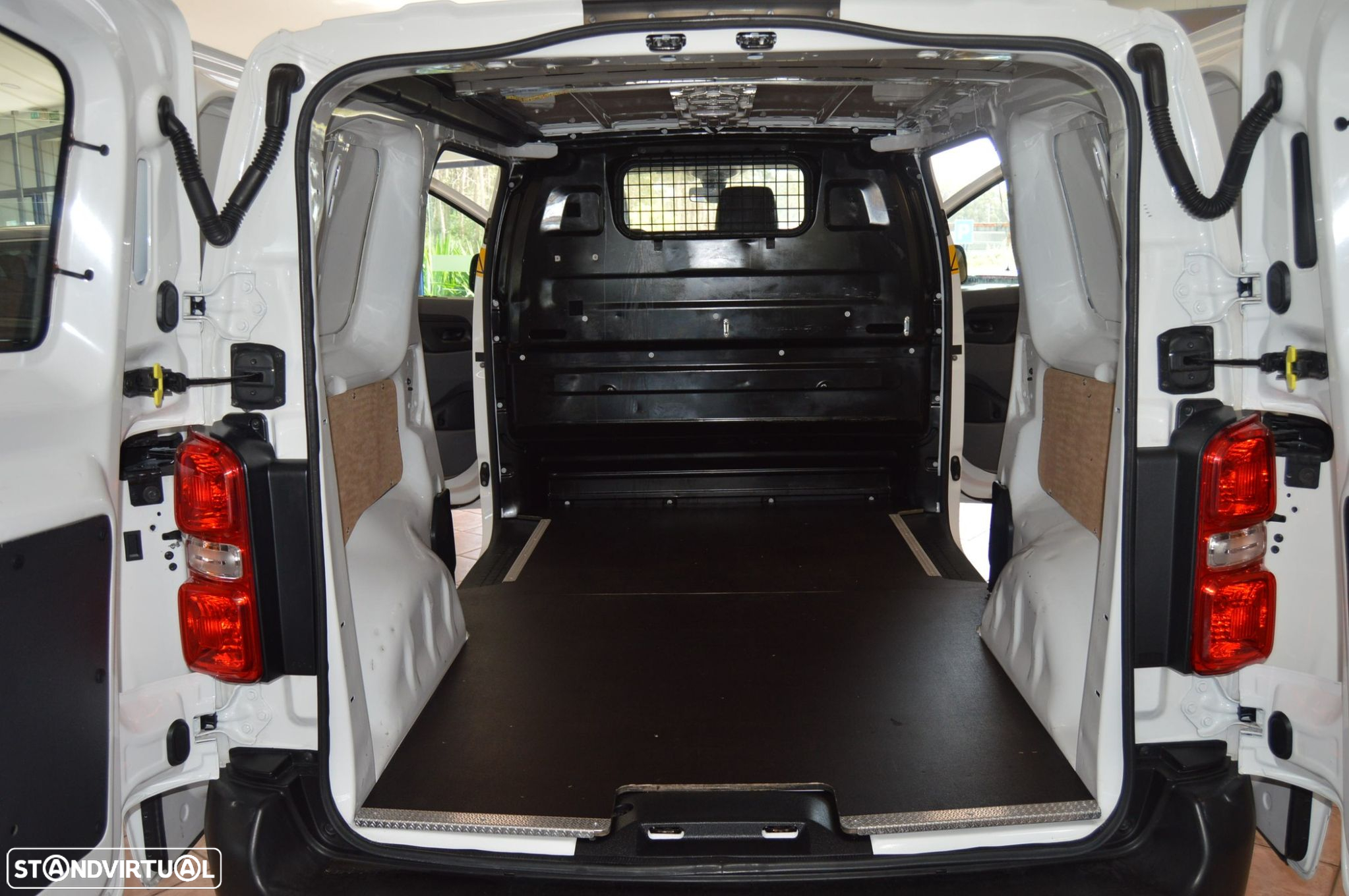 Opel Vivaro 1.5 CDTi L2H1 Enjoy - 11