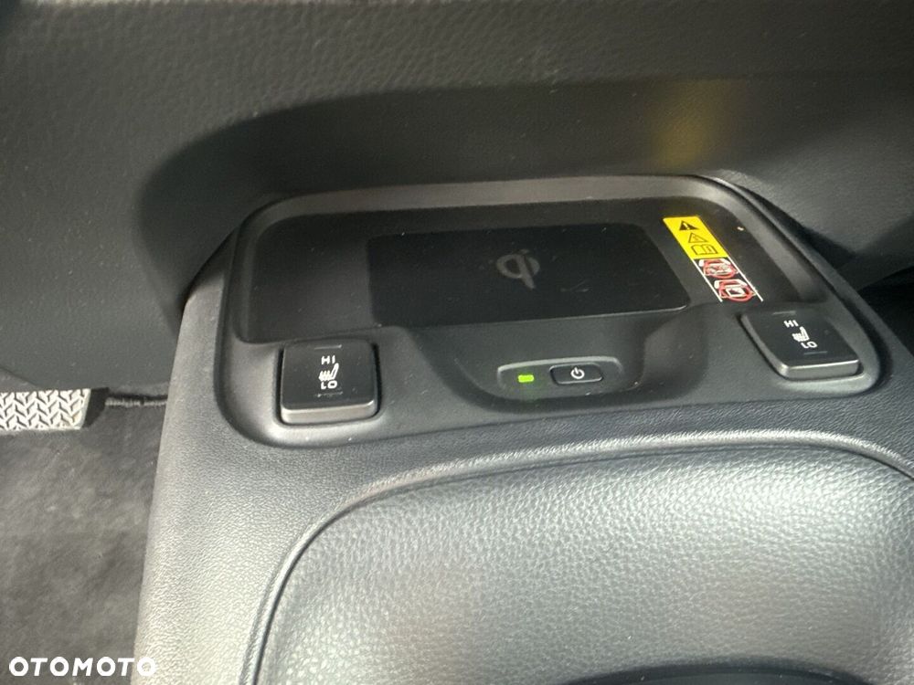 Toyota Corolla 1.8 Hybrid Comfort - 22