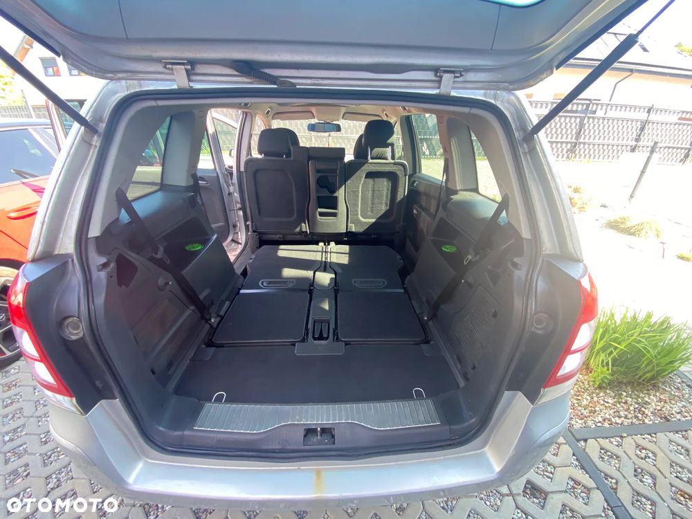 Opel Zafira 1.6 - 8