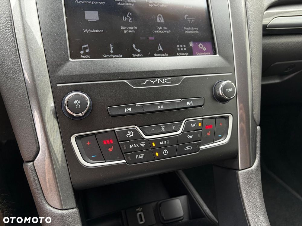 Ford Mondeo 2.0 Hybrid Titanium - 29
