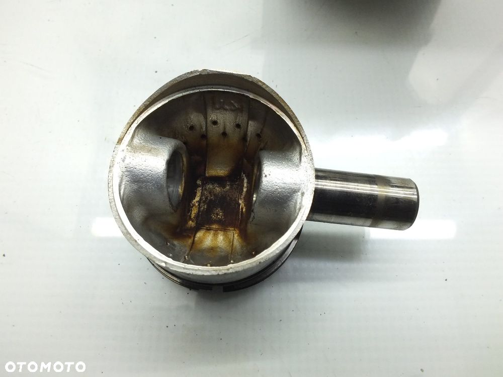 Cylinder Z Tłokiem Kymco Grand Dink 125 - 8