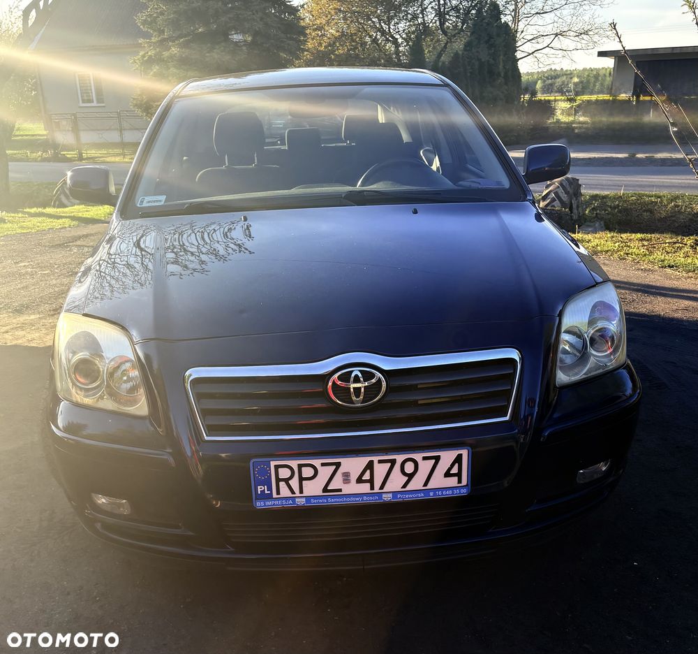 Toyota Avensis - 2