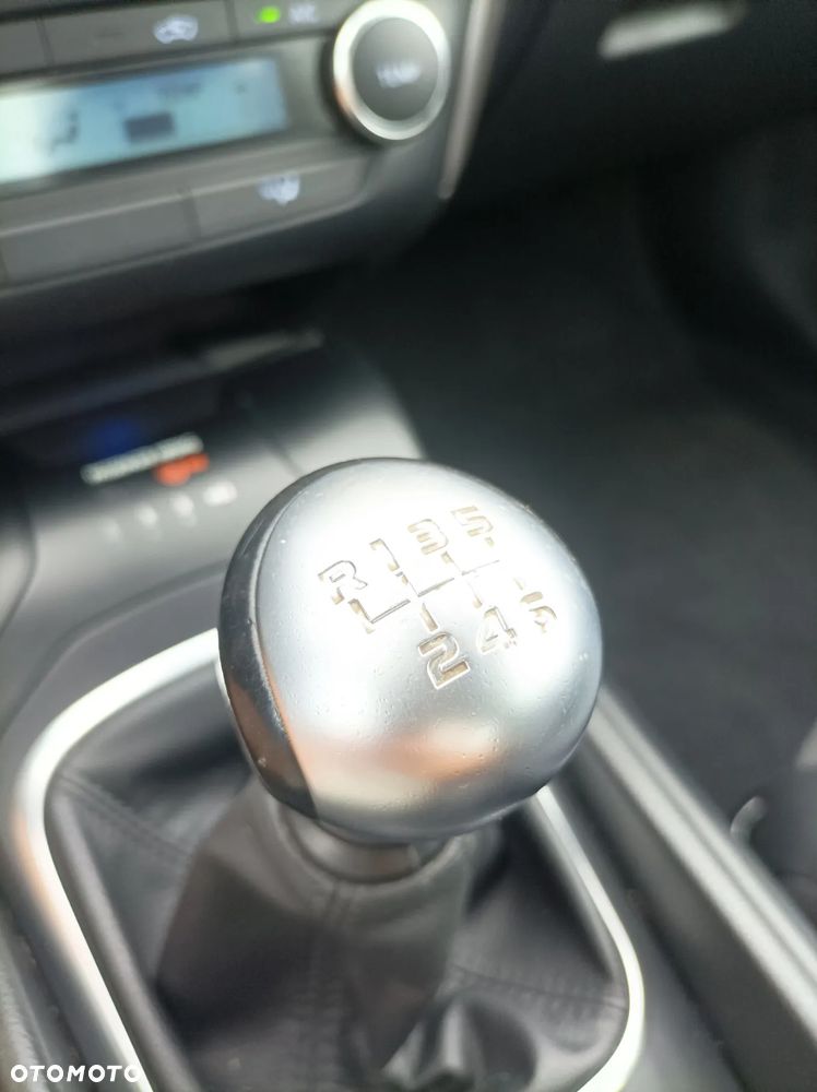 Toyota Avensis - 16