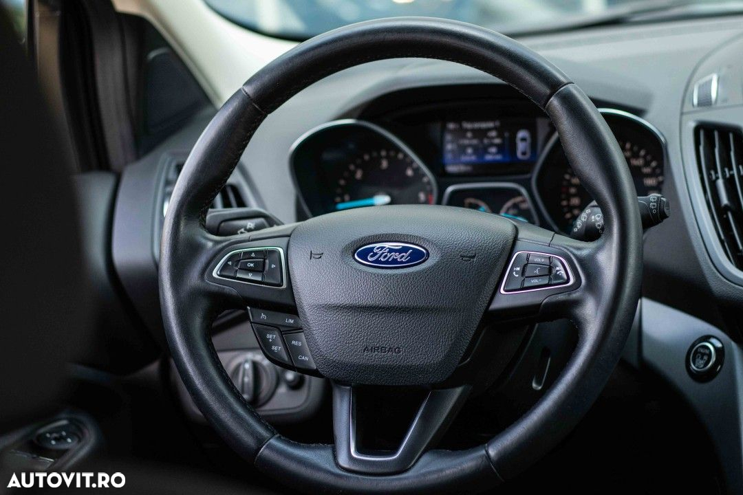 Ford Kuga - 35