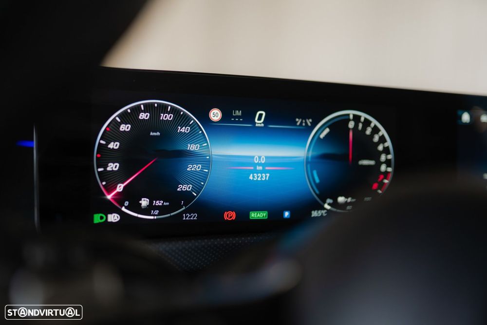 Mercedes-Benz A 250 e 8G-DCT AMG Line - 38