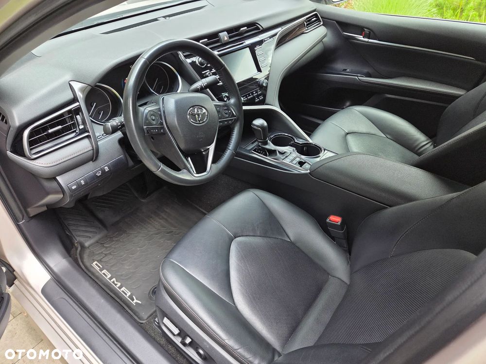 Toyota Camry 2.5 Hybrid Comfort CVT - 19