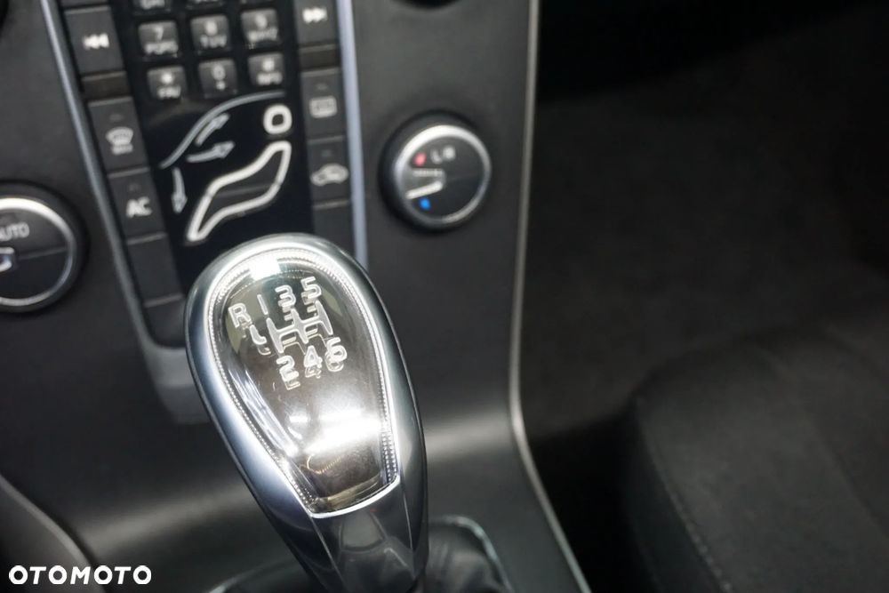 Volvo V40 D2 - 30