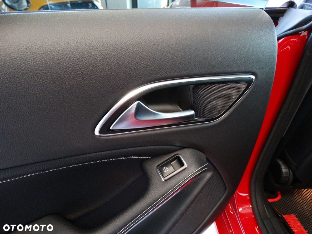Mercedes-Benz CLA - 16