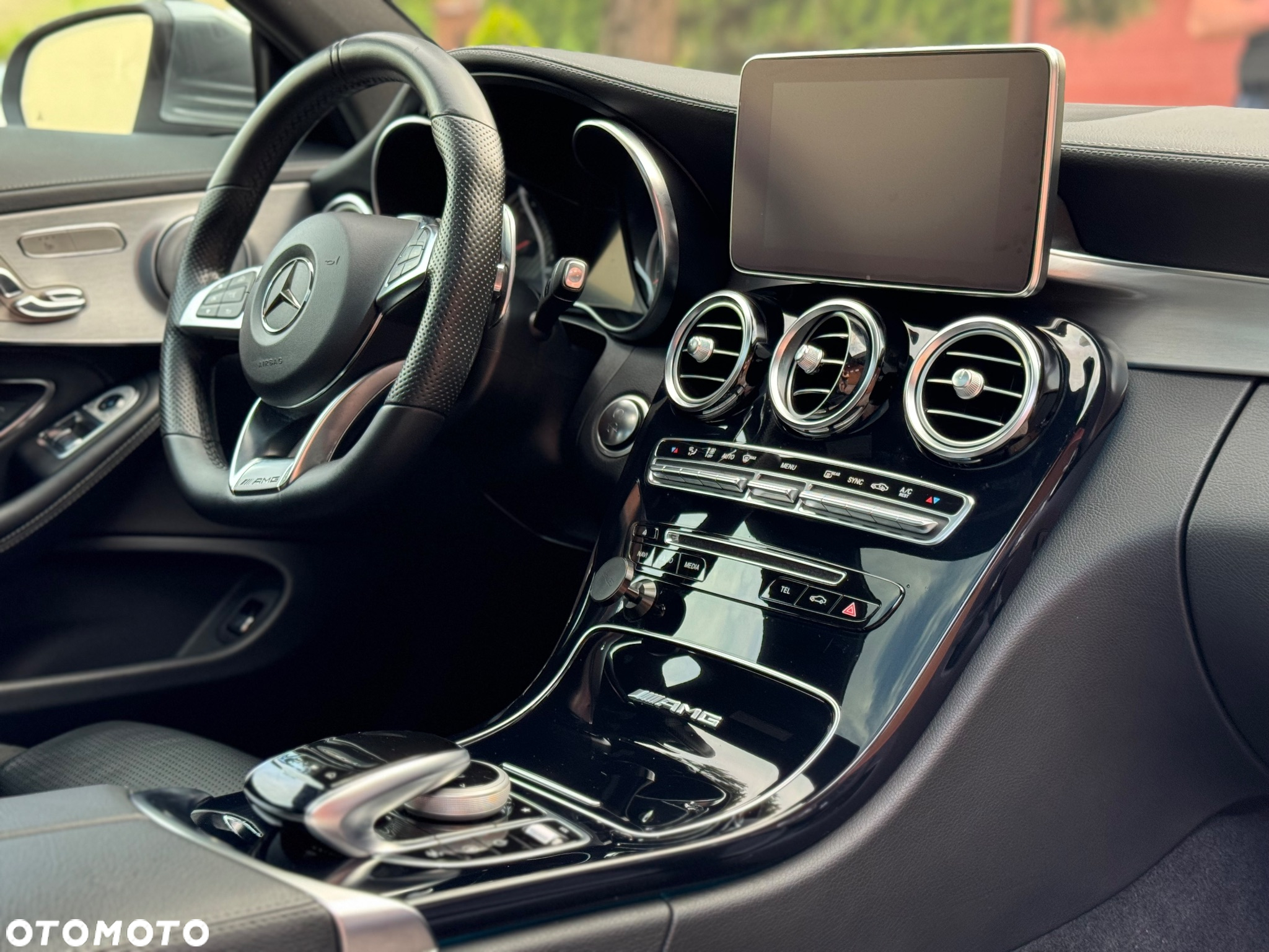 Mercedes-Benz Klasa C AMG 63 Cabrio AMG Speedshift 7G-MCT - 14