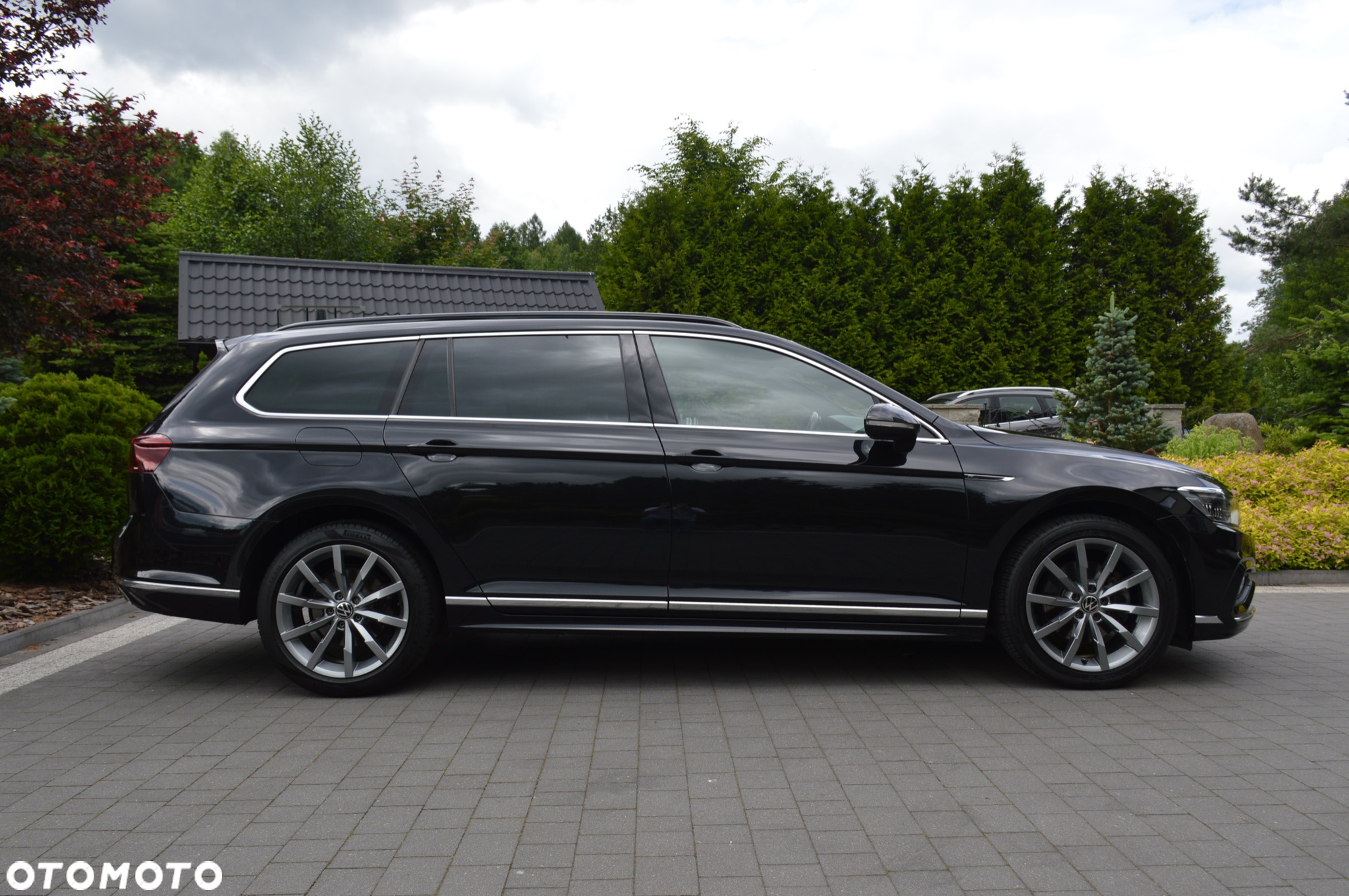 Volkswagen Passat Variant 2.0 TDI SCR DSG R-Line - 9