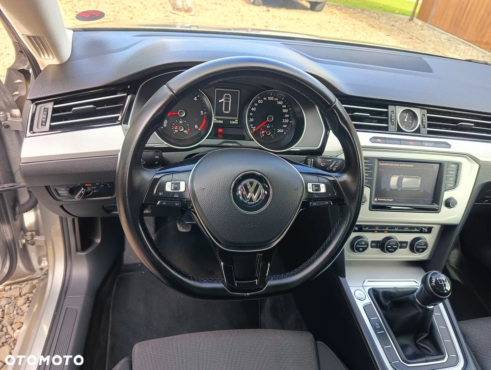 Volkswagen Passat 2.0 TDI BMT Comfortline - 30