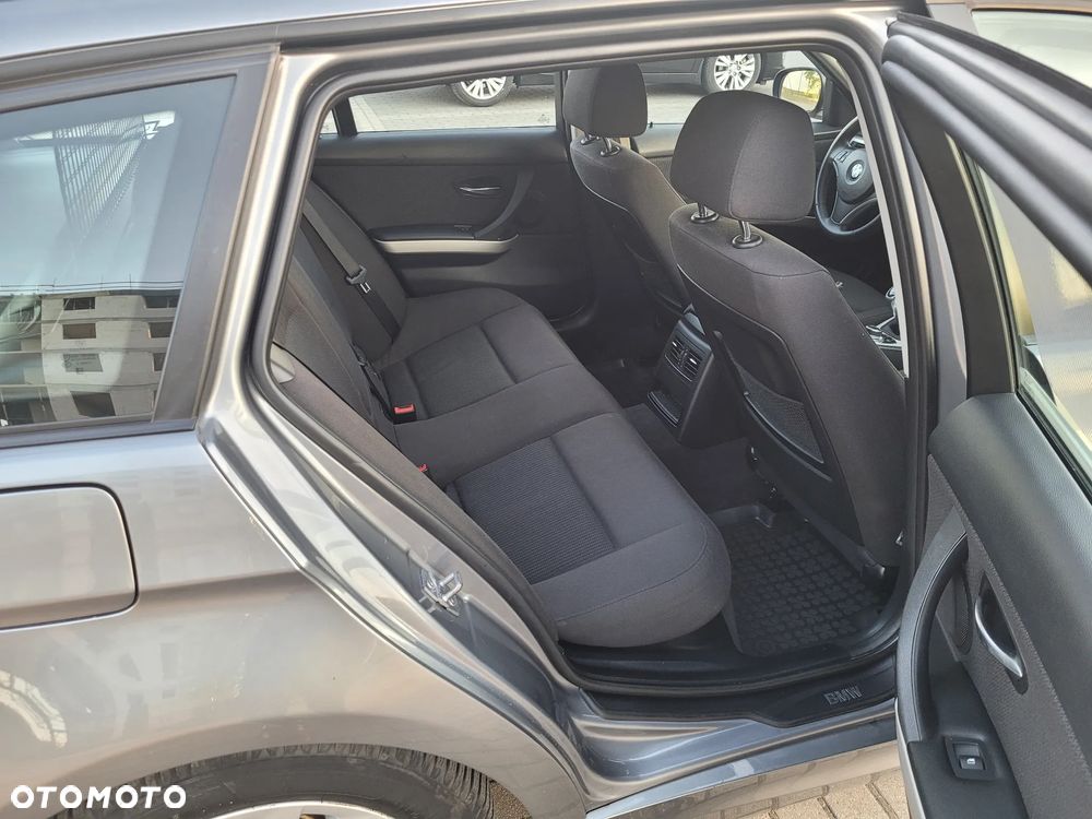 BMW Seria 3 318d - 11