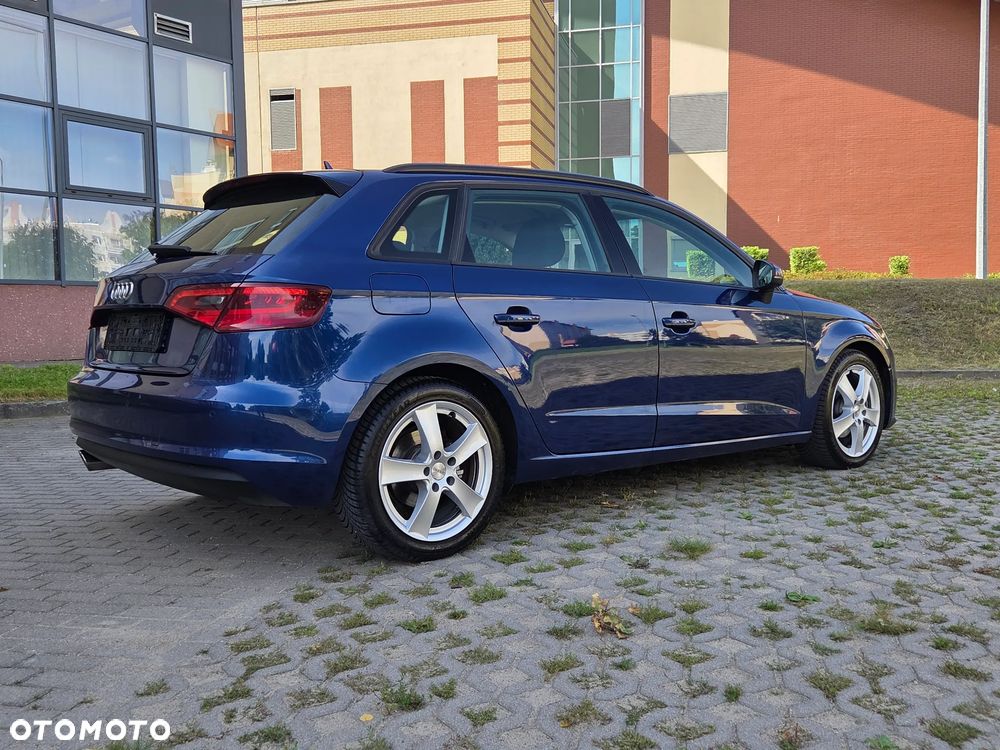 Audi A3 Sportback 2.0 TDI Ambiente - 2