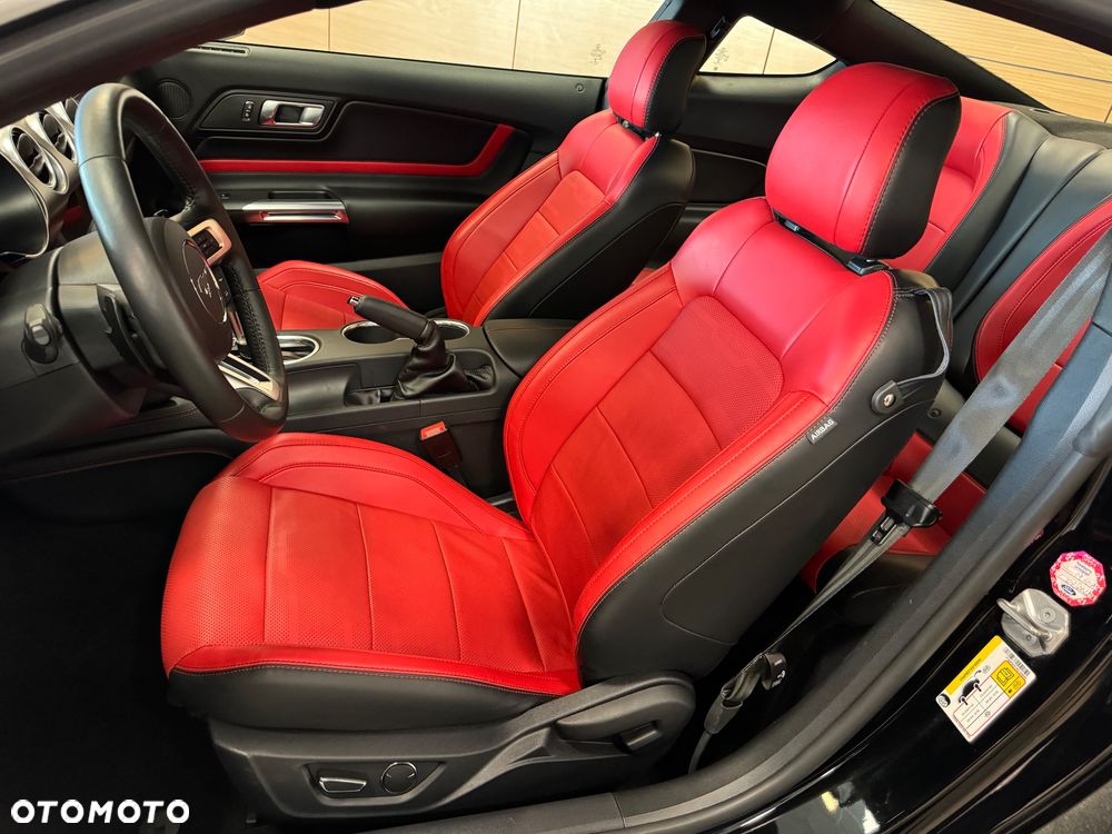 Ford Mustang - 7