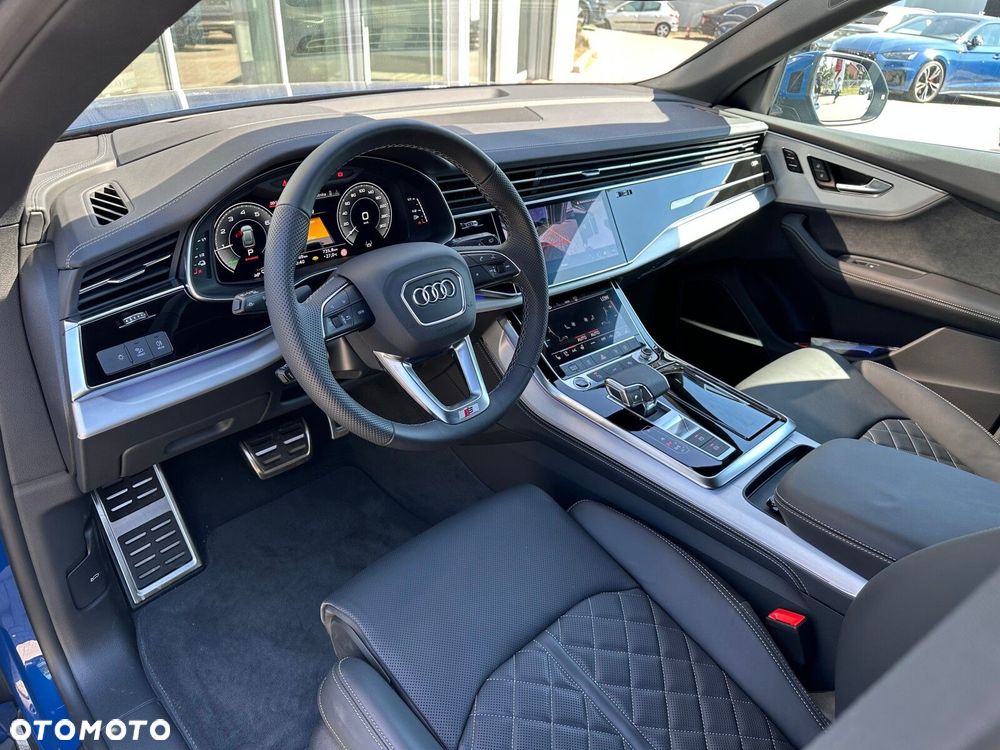 Audi Q8 - 12