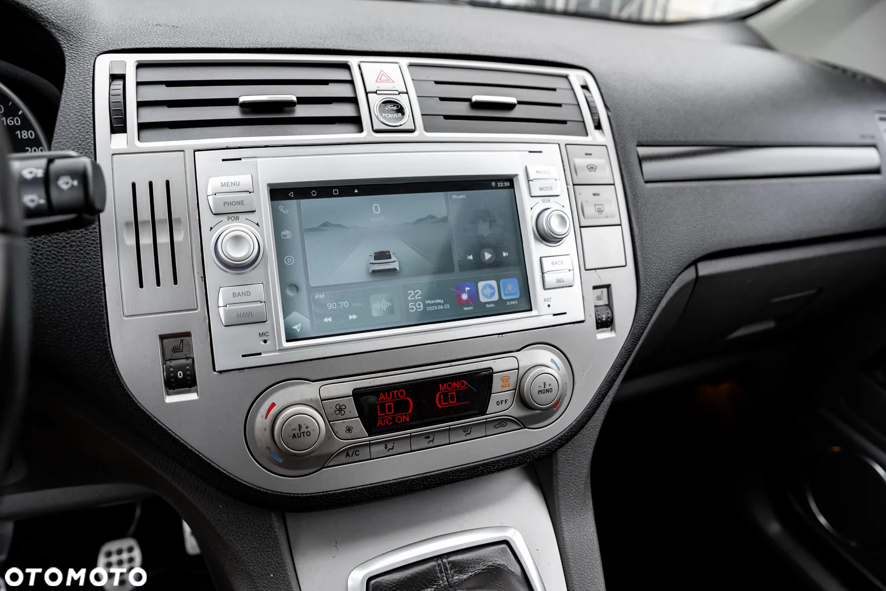 Ford Kuga 2.5 4x4 Titanium - 31