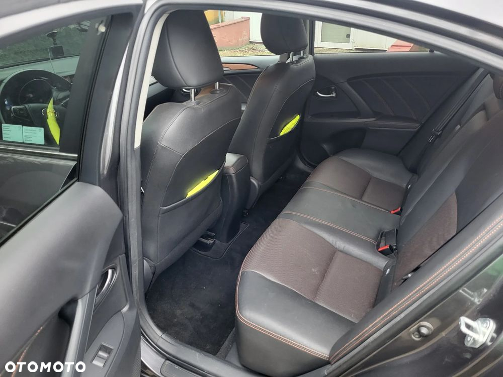 Toyota Avensis 1.8 Premium - 6