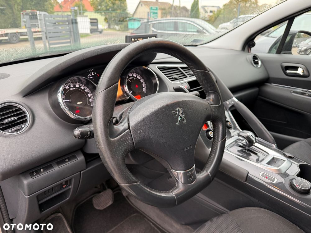 Peugeot 3008 Hybrid4 - 12