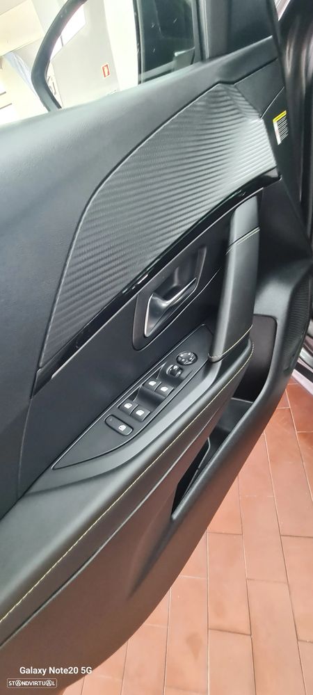 Peugeot 208 1.2 PureTech Allure Pack EAT8 - 29