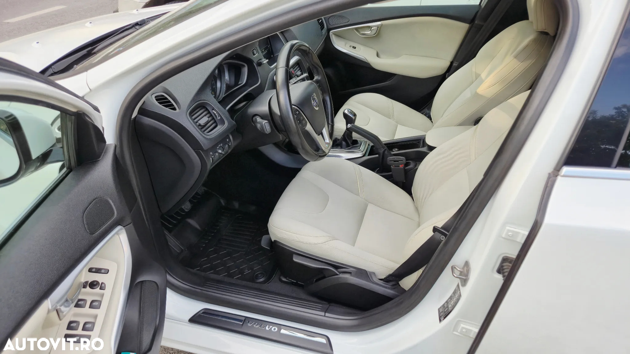 Volvo V40 D2 94g Momentum - 10
